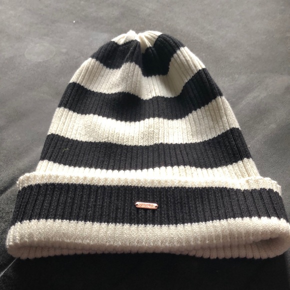 Free People Accessories - Free People Slouchy Beanie Toque